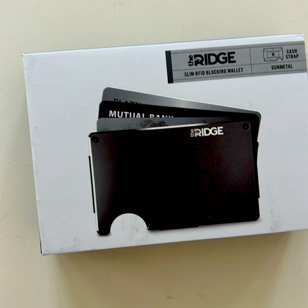 The RIDGE Slim RFID BLOCKING WALLET color: gunmetal